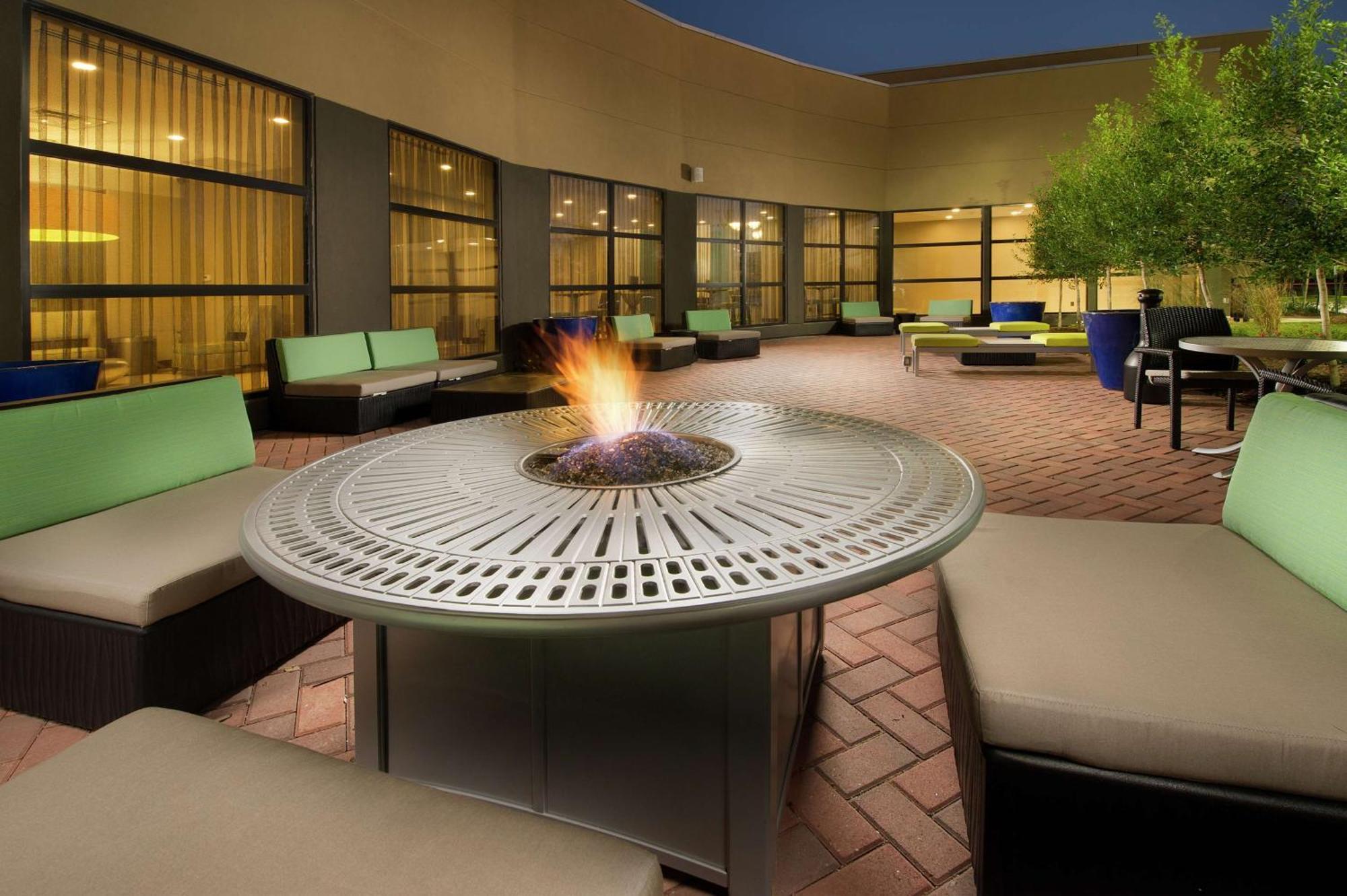 Hilton Garden Inn College Station Exterior foto